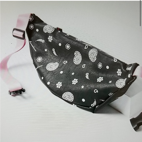 FILA FANNY PACK - LIMITED EDITION COLLAB - Picture 3 of 4